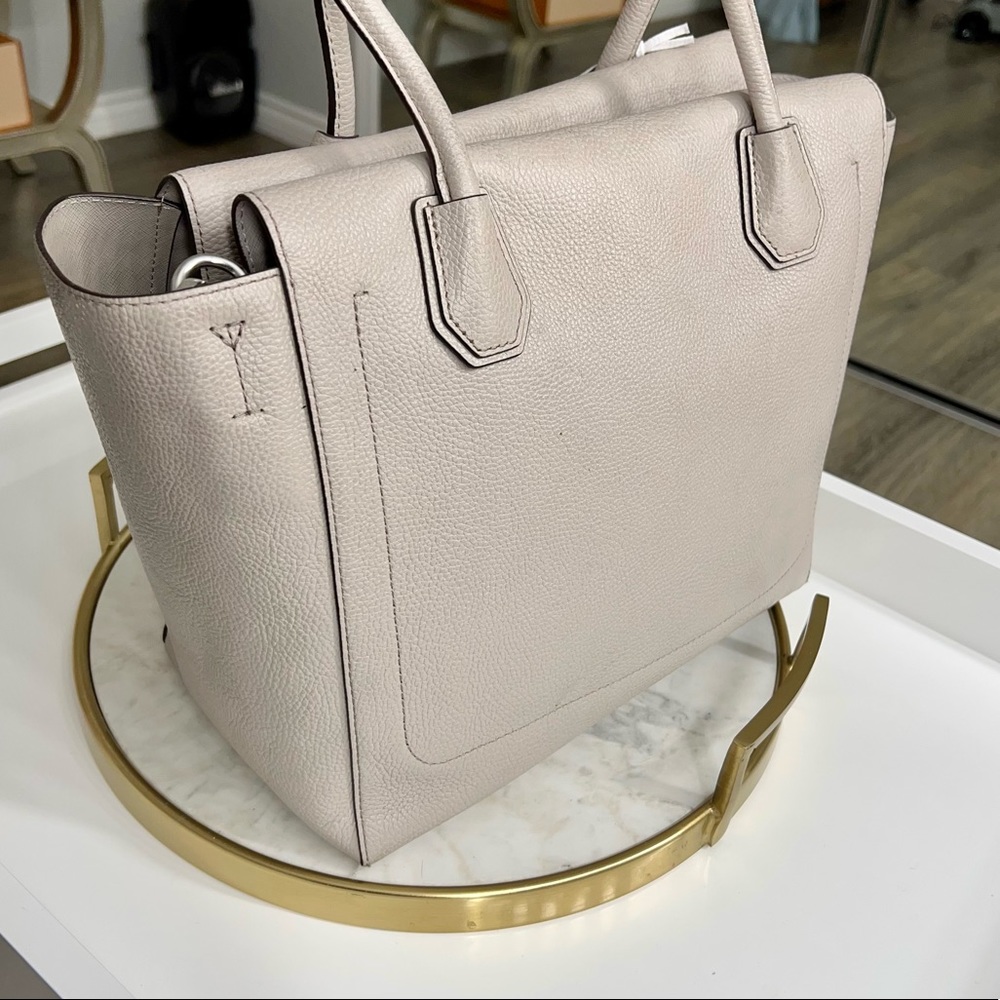 Michael Kors Pebbled textile Leather hand bag - Picture 14 of 14